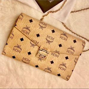 ❌SOLD❌ MCM Large wallet on chain